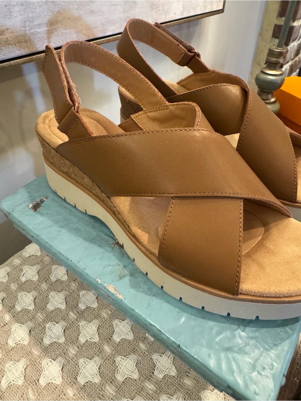 Clarks Collection Leather Heeled Sandals -Diaz Cross Size 9.5 Tan NIB - Picture 2 of 11